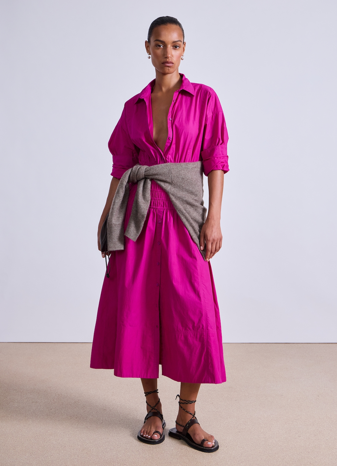 Nikita wears the Sophia